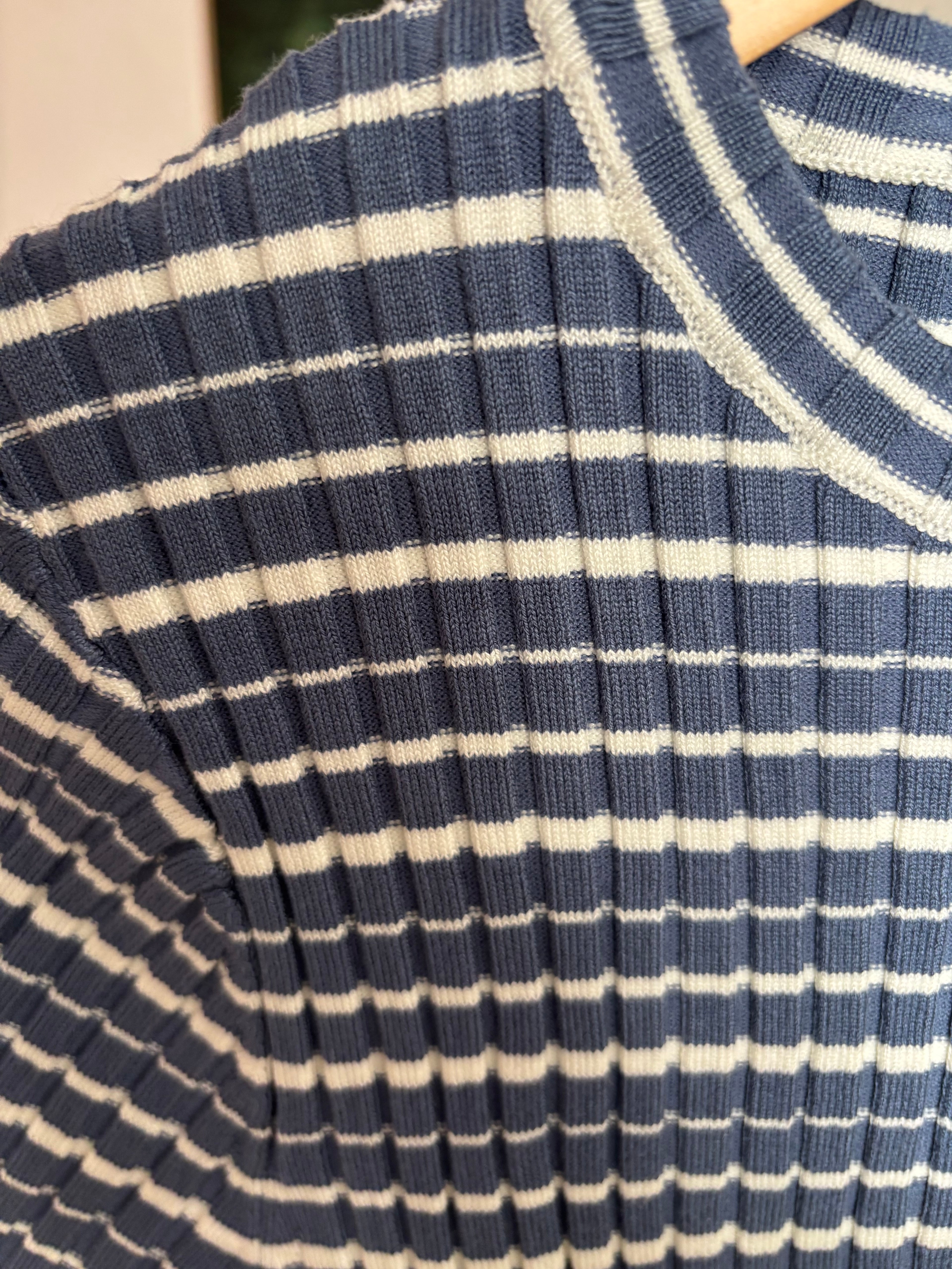 Cropped Shirt with stripes